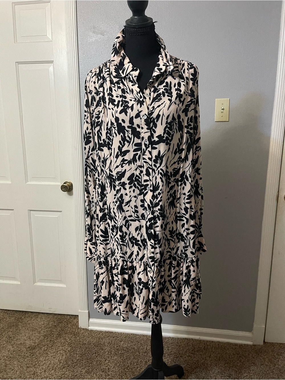 H&M Black and Cream Floral Button-Down Long Sleeve Dress